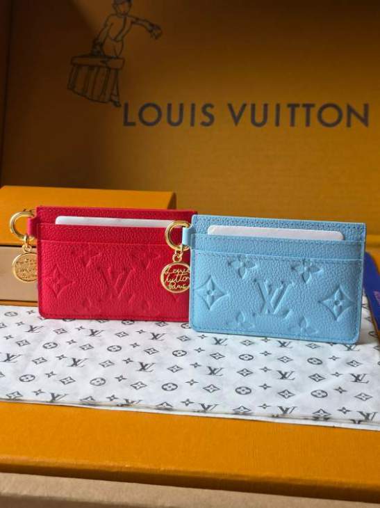 Picture of Louis Vuitton Wallets _SKUfw239242119fw
